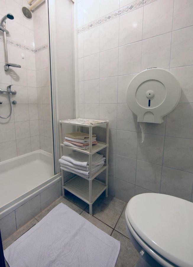 Rooms Ribnikar Postojna Bagian luar foto